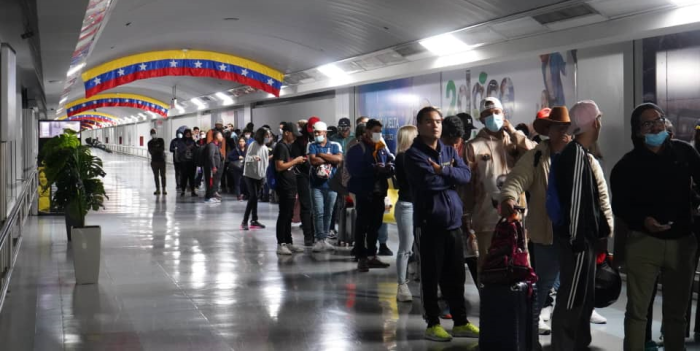Regresan a Venezuela desde México 97 migrantes con el Plan Vuelta a la Patria