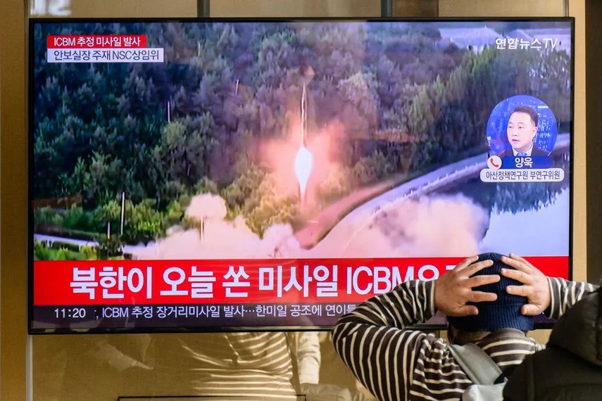 Corea del Norte dispara misil intercontinental que cae frente a costas de Japón