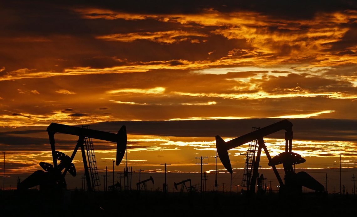 El petróleo de Texas sube un 2,6 % y cierra en 79,56 dólares el barril