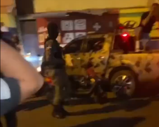 Camioneta del Ejército atropella accidentalmente a varias personas en Villa Juana