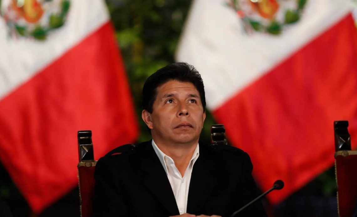 El Gobierno de México confirmó este martes que el país otorgó asilo político a la familia del expresidente de Perú, Pedro Castillo, quien fue destituido por el Congreso tras dar un golpe de Estado y ahora permanece en prisión.