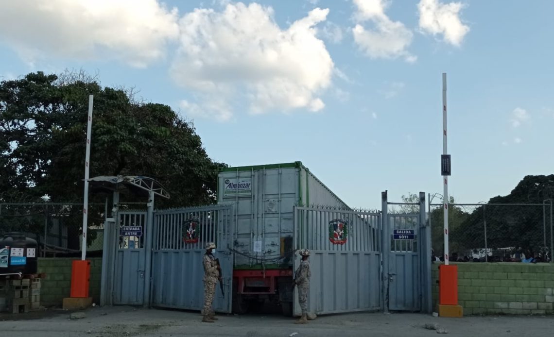 Cesfront interviene para cerrar puerta Carrizal-Elías Piña tras bloqueo en parte haitiana
