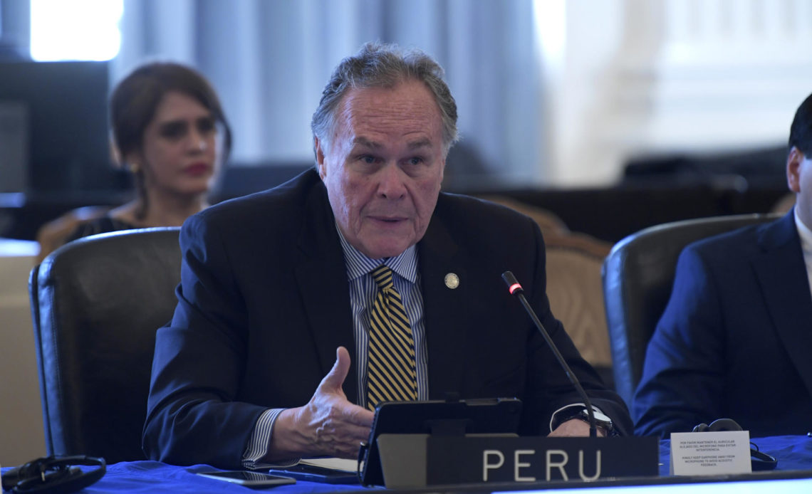 Renuncia el embajador de Perú ante la OEA tras el anuncio de Castillo