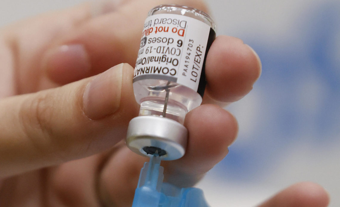 España amplía la cuarta dosis de vacuna contra la covid-19 a menores de 60 años