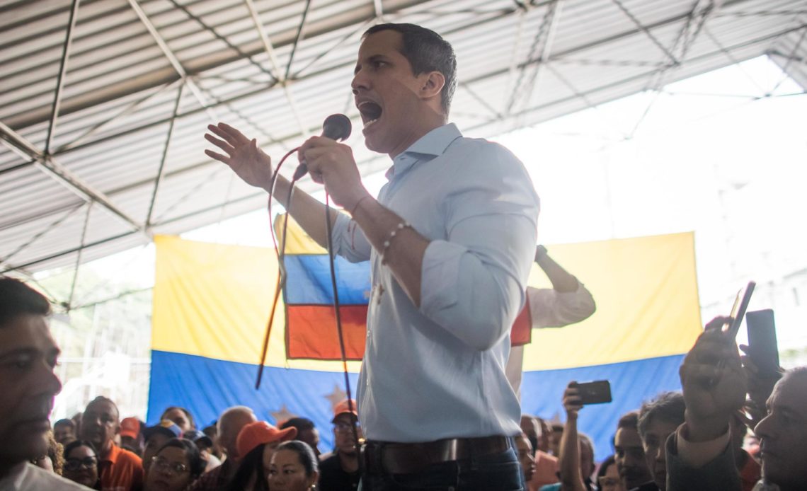 La oposición, a un paso de eliminar "Gobierno interino" de Guaidó en Venezuela