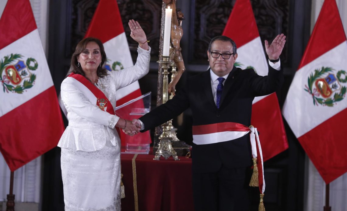 Gobierno de Perú planteará que presidentes sean destituidos por corrupción