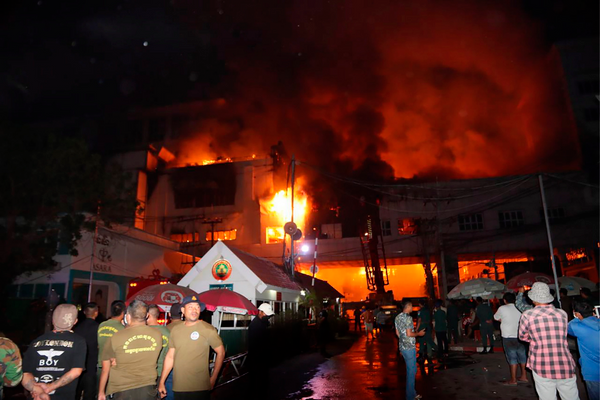 Ascienden a 19 los muertos por un incendio en un casino de Camboya