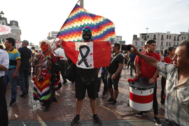 Protestas se dirigen al norte de Perú con bloqueo de carretera Panamericana