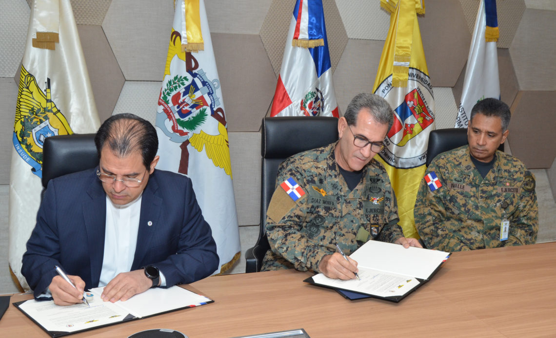 PUCMM dará facilidades de becas a militares