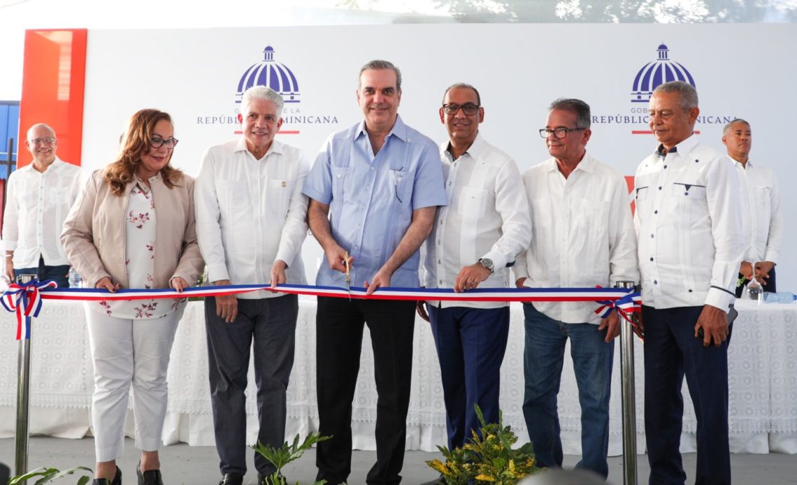 Abinader inaugura remodelación autopista Santiago-Navarrete con una inversión de 497 millones