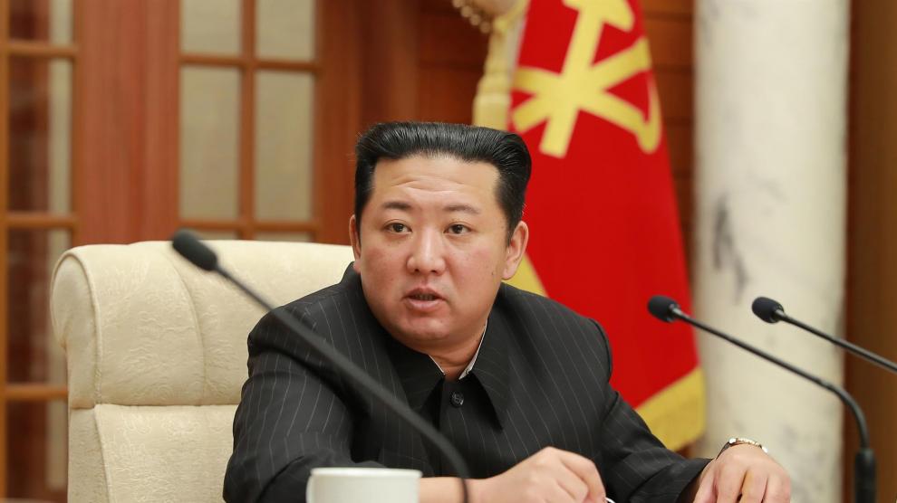 Líder norcoreano pide a las mujeres tener más hijos para frenar caída de natalidad
