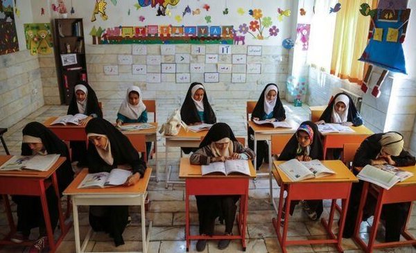Irán sufre ola de envenenamientos con gas en colegios femeninos