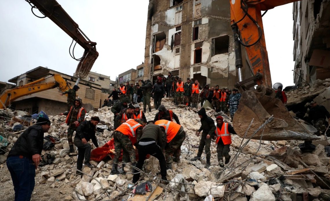 Más de 3.000 muertos en Turquía y Siria por los devastadores terremotos