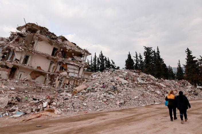 Turquía investiga a empresas constructoras tras el terremoto