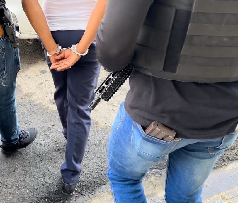 Dos personas apresadas durante allanamientos en Dajabón; ocupan arma ilegal