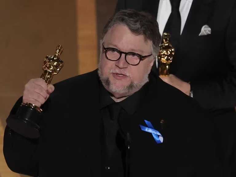 Guillermo Del Toro ganó el Oscar de Mejor película animada por “Pinocho”
