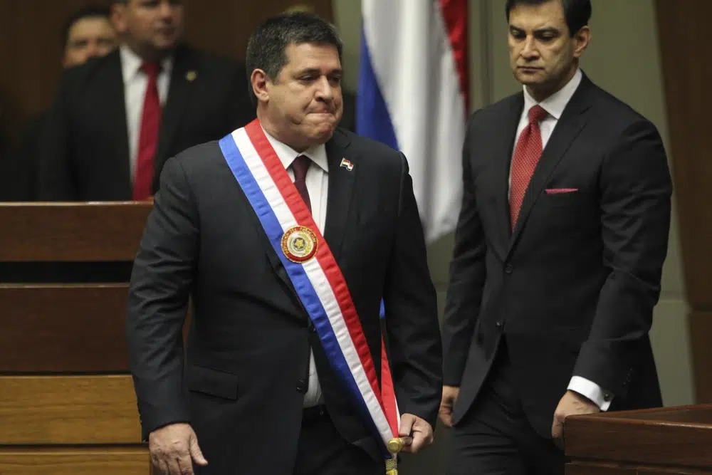 Paraguay abre causa penal a expresidente y vicepresidente
