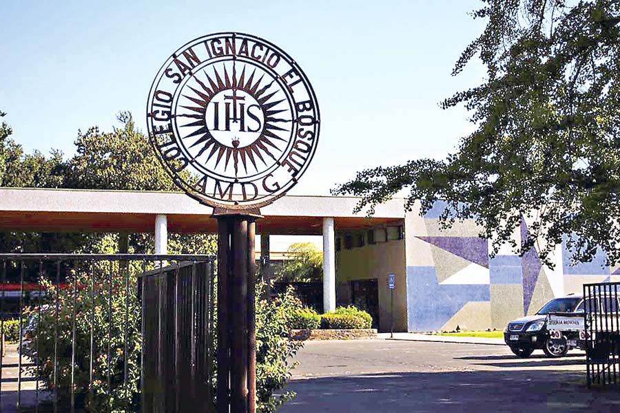 Suspenden clases en colegio jesuita de Chile para investigar abusos sexuales