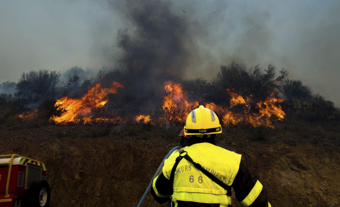 Francia combate el primer gran incendio forestal de 2023
