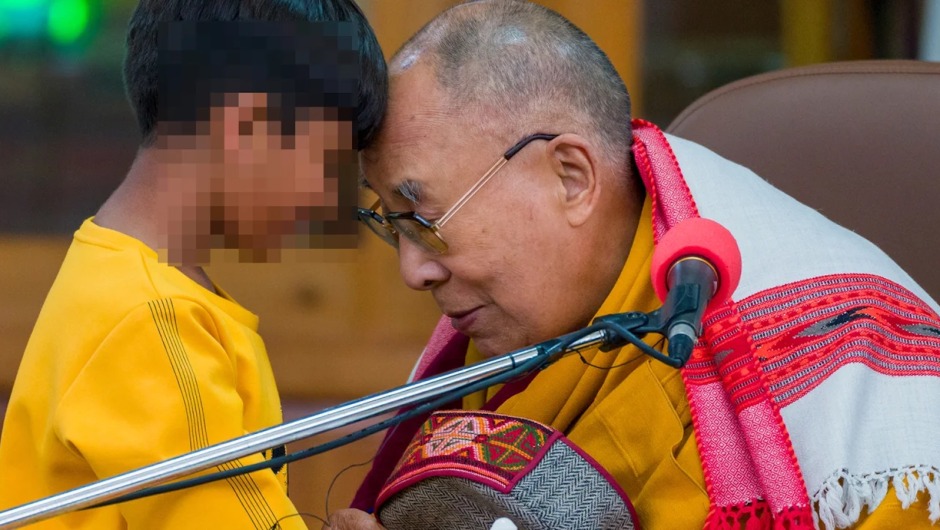 Partido de Sudáfrica pide el arresto del Dálai Lama por vídeo polémico