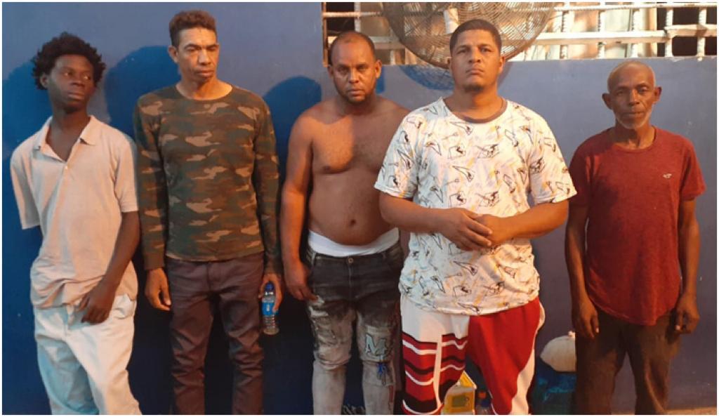 Apresan cinco personas en punto de drogas en Laguna Salada