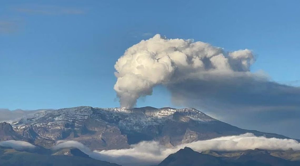 Colombia apura la evacuación de 2.500 familias por volcán