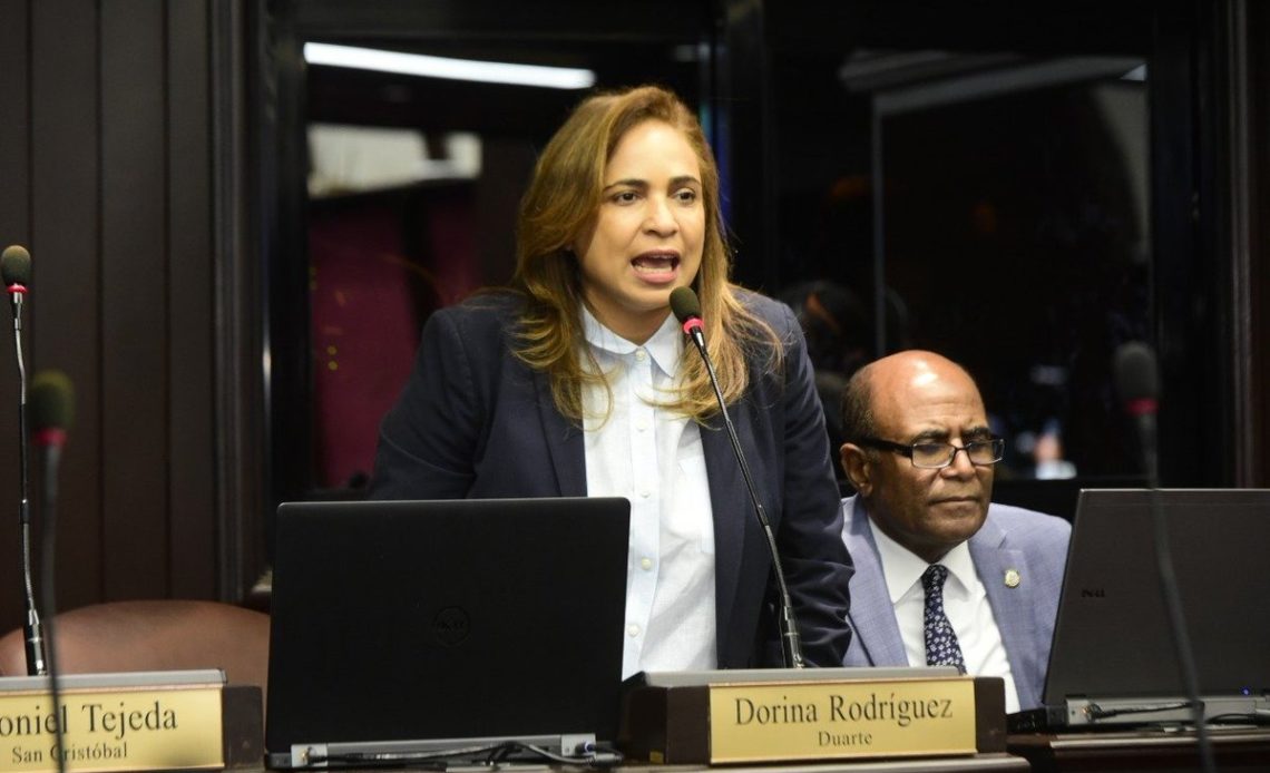 Diputada Dorina Rodríguez dice cambios en uniforme representa un ahorro para los dominicanos