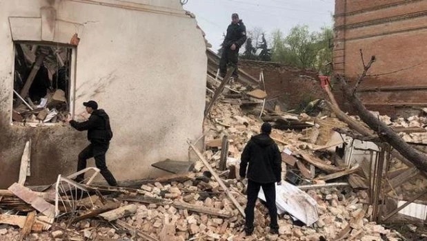 Un muerto y 10 heridos en ataque ruso a un museo ucraniano