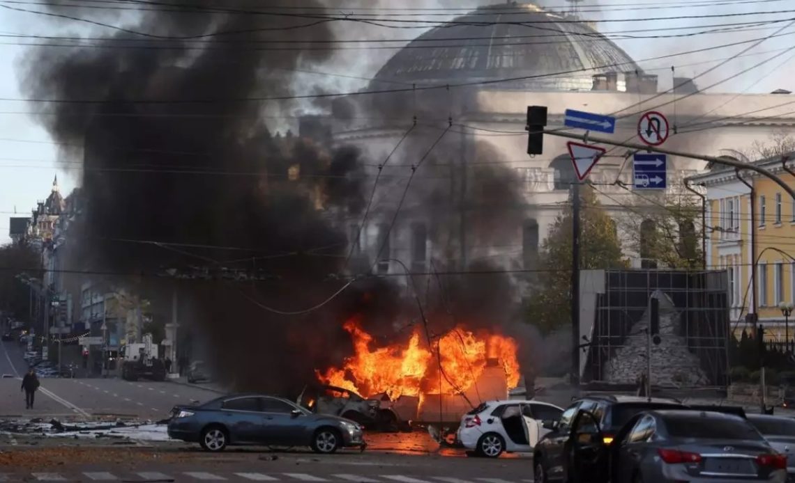 Ataques rusos causan 19 civiles muertos en el centro y este de Ucrania