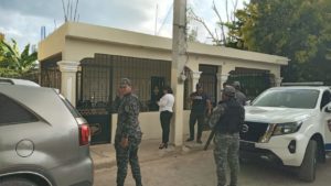 Residencia allanada por efectivos policiales en búsqueda de “Luisito“ 