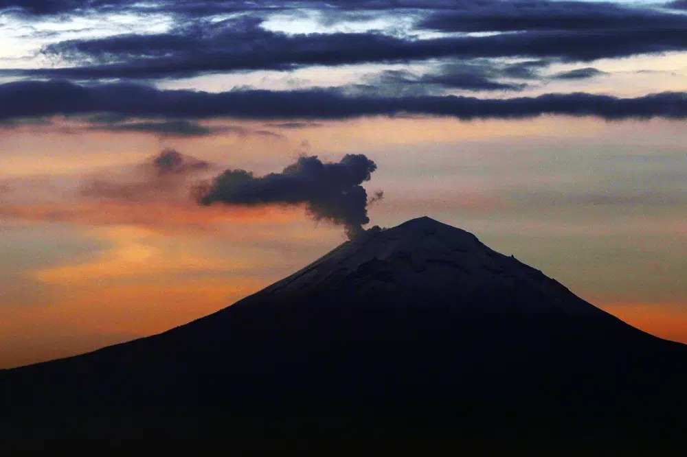 México: Elevan alerta por explosiones del volcán Popocatépetl
