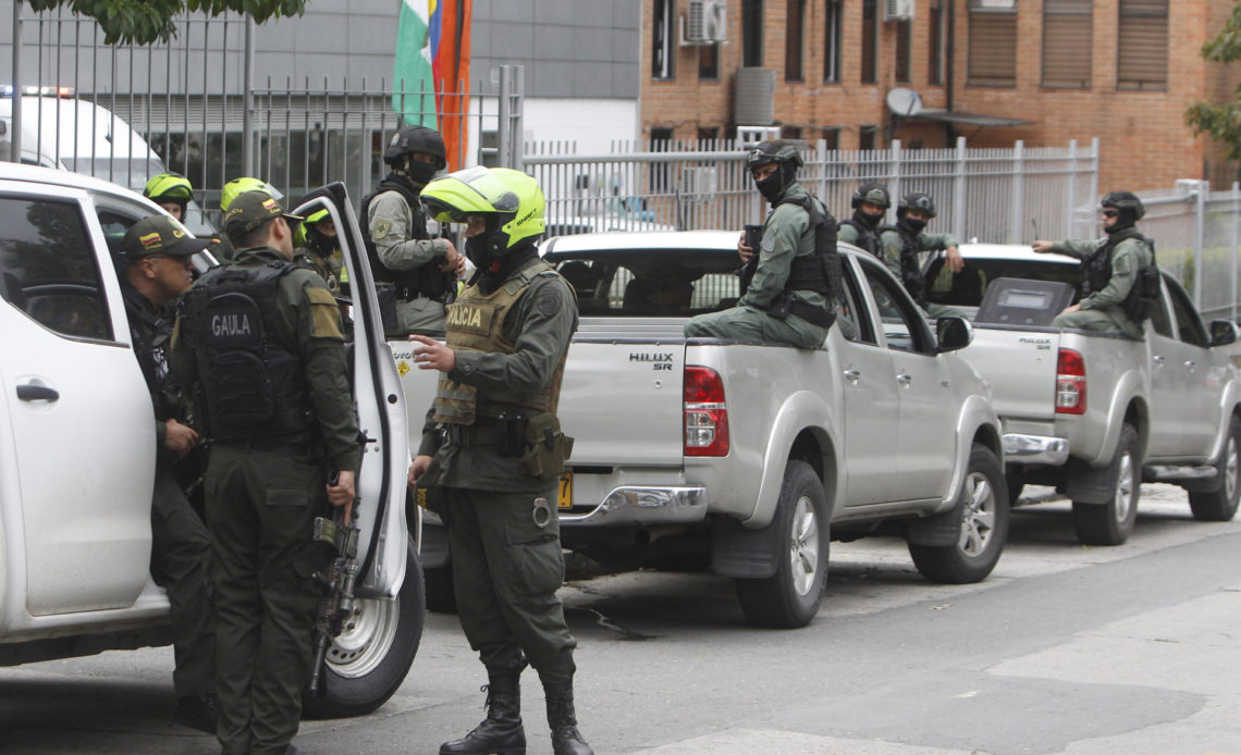 Asesinan a cinco personas, entre ellas dos líderes sociales, en dos regiones colombianas