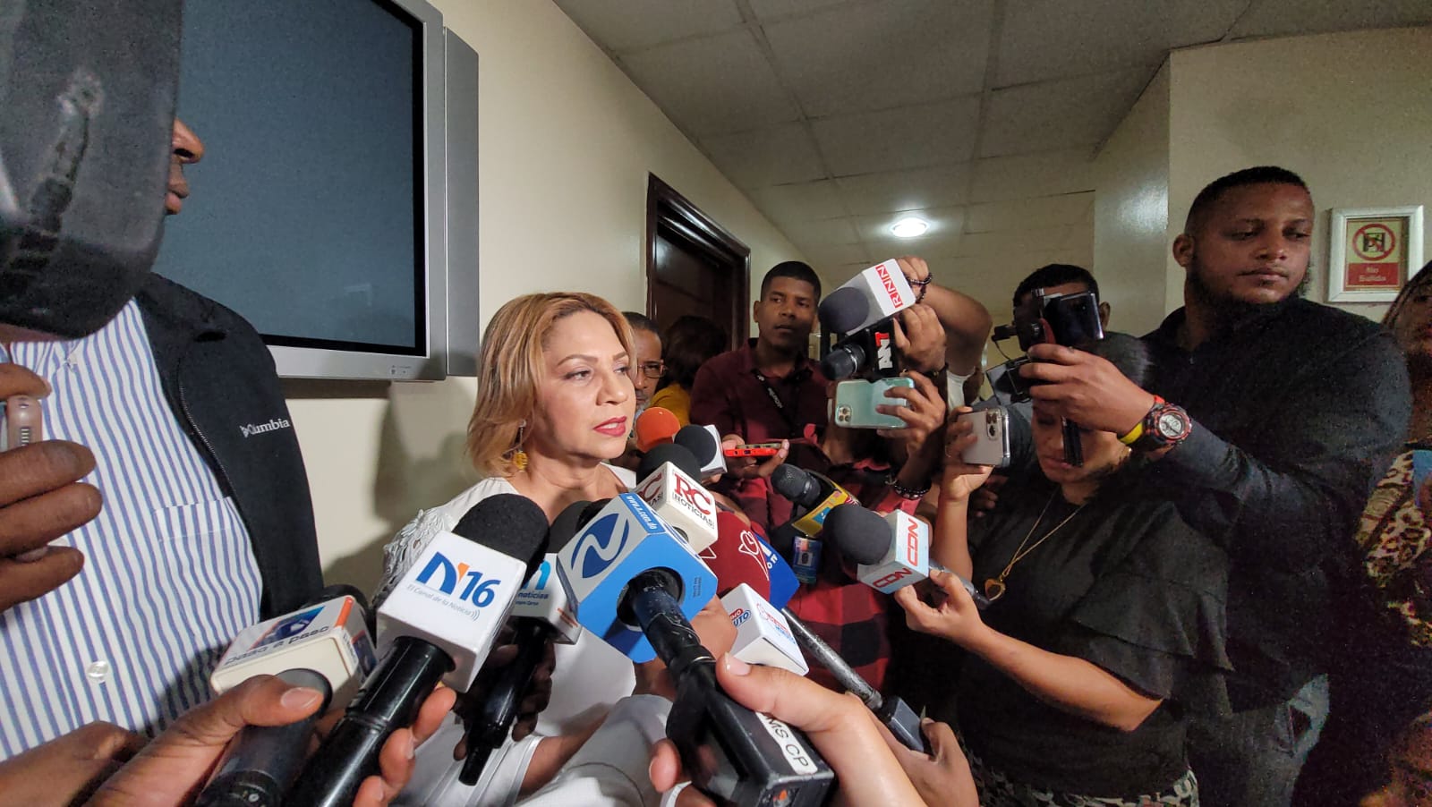  Soraya Suárez niega legisladores del PRM le hayan doblado el pulso a Abinader con reducción de diputados