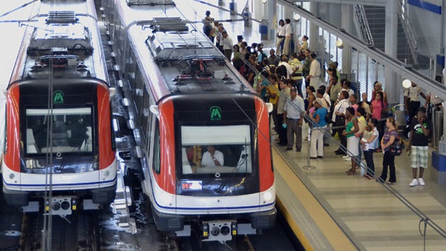 Usuarios del Metro SD denuncian retraso en el servicio