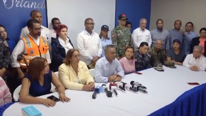 Ministro de la Presidencia dice incendio en San Cristóbal está controlado