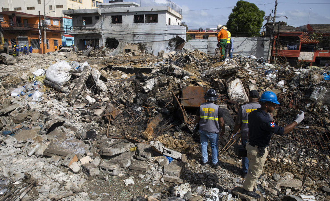 Autoridades hallan dos cuerpos sin vida en la madrugada y sube a 13 los muertos por explosión en San Cristóbal