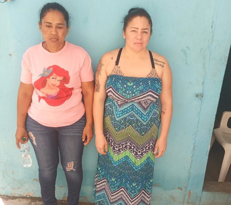 Apresan dos mujeres acusadas de robo en Santiago Rodríguez; buscan al prófugo “Tin”.