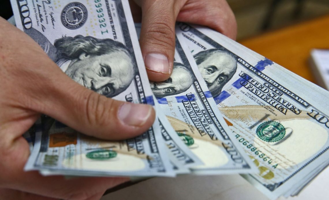 El dólar se mantiene invariable y se cambia para la venta a 56.91 pesos dominicanos