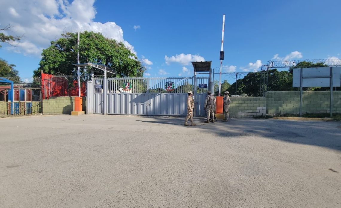 Nacionales haitianos continúan rechazando la reapertura de la frontera por la parte de Elías Piña.