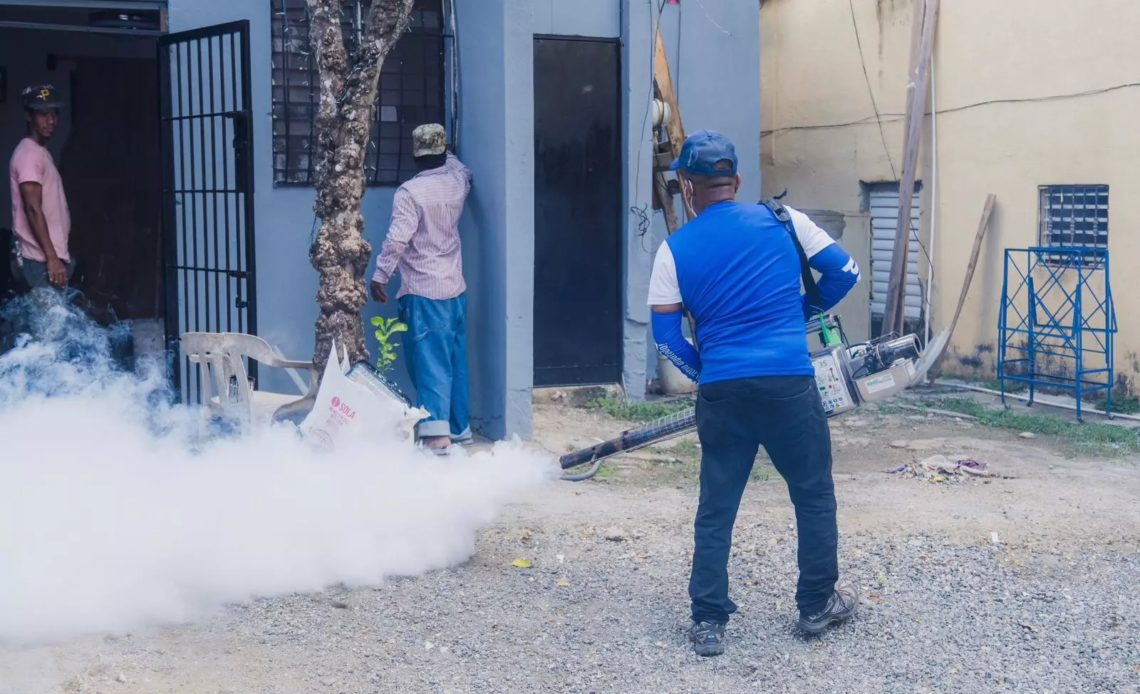 Al menos 27 mil personas participan en operativos contra el dengue