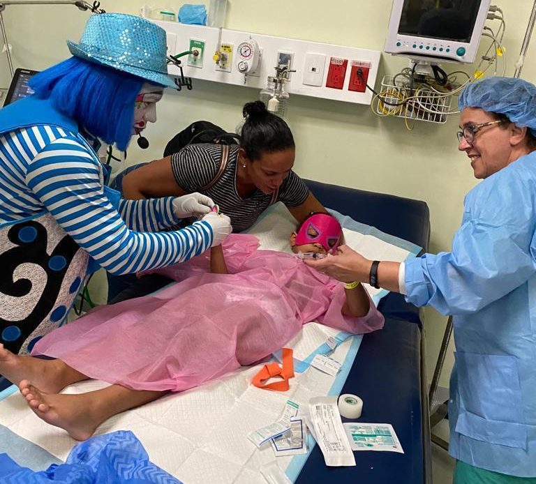 Fundación realiza operativo quirúrgico en Moca; beneficia a niños con deformidades congénitas