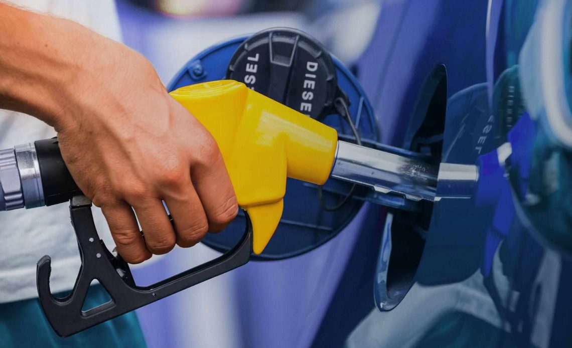 Gobierno mantiene precio de los combustibles de mayor consumo