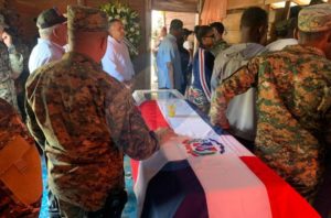 Jefe del Ejército se solidariza con familiares de sargento muerto a manos de haitiano