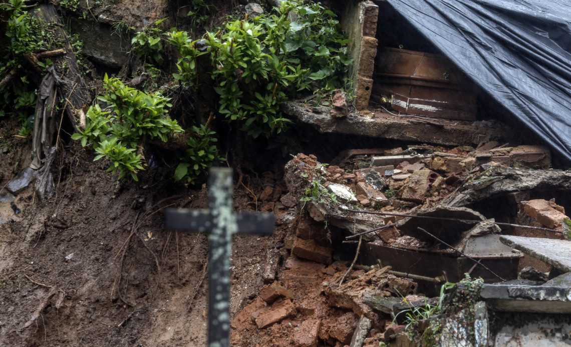 Suman 25 los muertos por lluvias en el sureste de Brasil