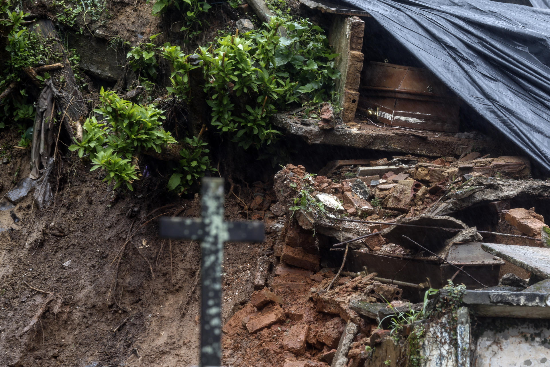 Suman 25 los muertos por lluvias en el sureste de Brasil