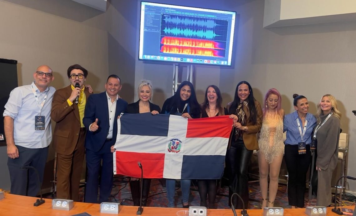Locutora dominicana gana primer lugar en el reto: The Voice is Blind, de VO Atlanta