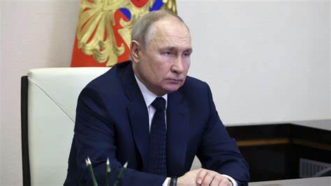 Putin dice ordenará alto al fuego si Ucrania retira sus tropas del este y sur del país y renuncia a la OTAN