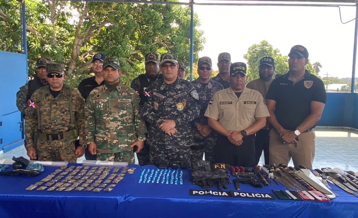 PN realiza operación Relámpago donde ocuparon drogas y armas de fuego