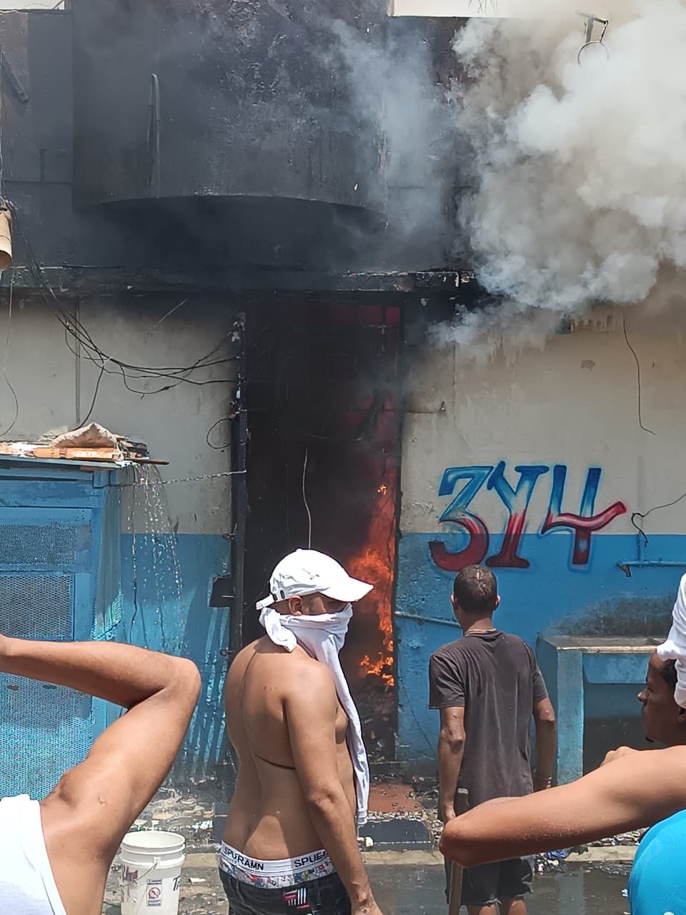 Incendio en cárcel La Victoria es  coordinado por  Sistema 911