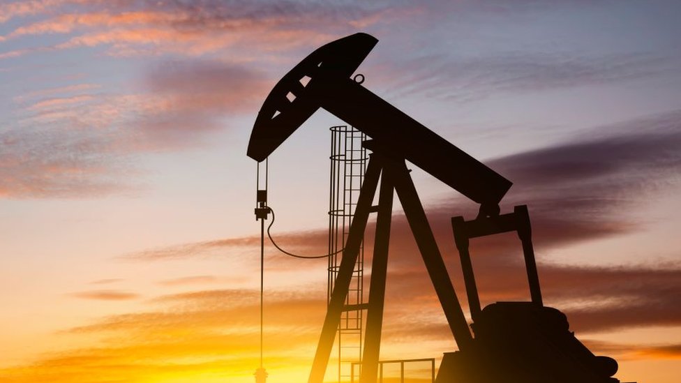 El petróleo de Texas abre con una subida del 0.20 %, hasta los 81.23 dólares el barril